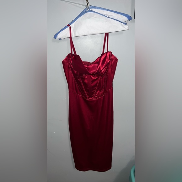 Beautiful Red Velvet Dress Medium - Picture 1 of 4